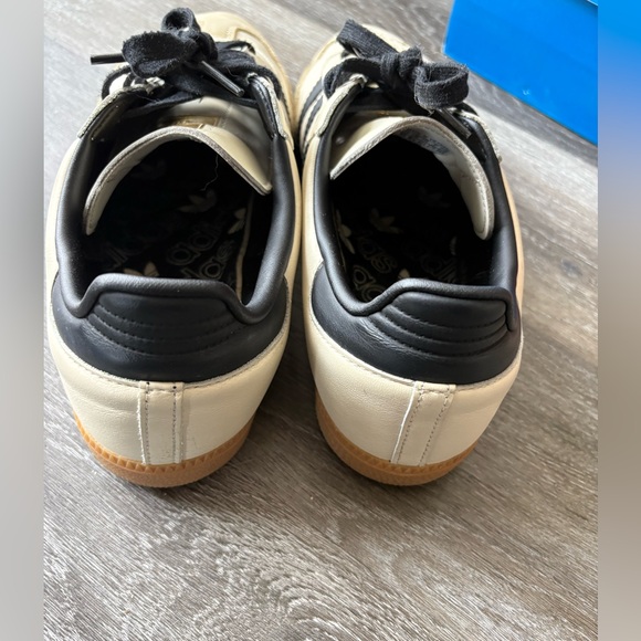 Adidas womens Black and Cream Samba - Picture 4 of 5